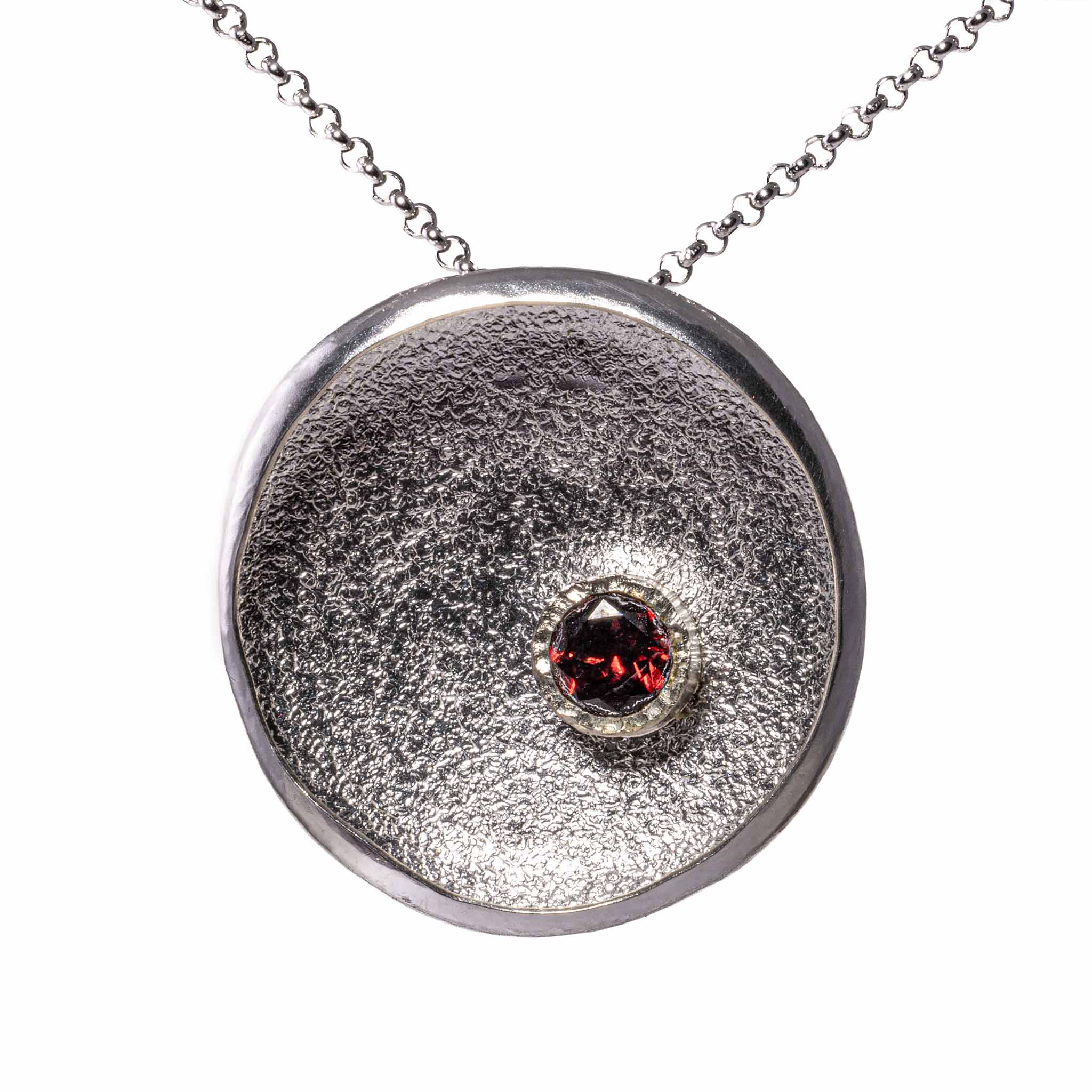 Halskette mit flachem, rundem Venus-Anhänger