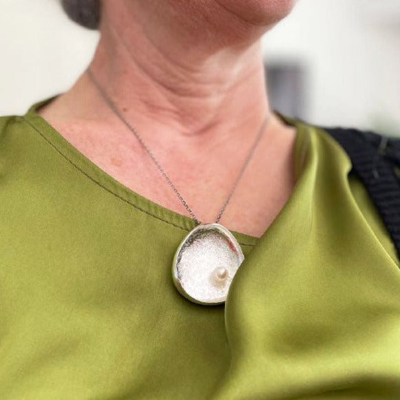 Dreieckige Venus-Anhänger-Halskette