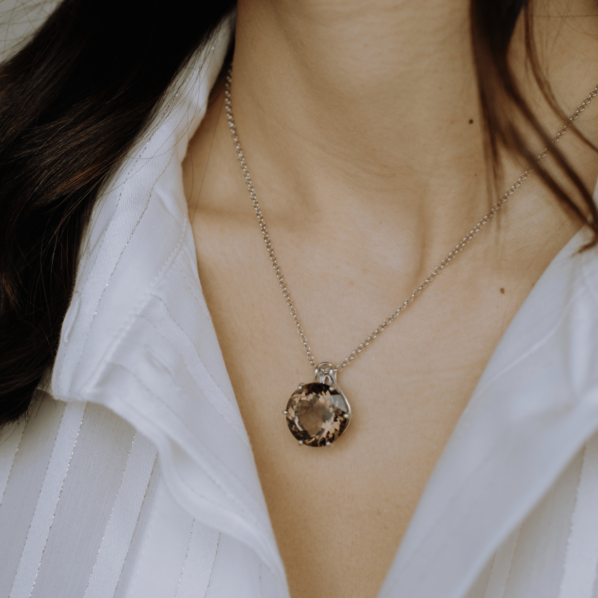 Solitär-Iris-Anhänger-Halskette